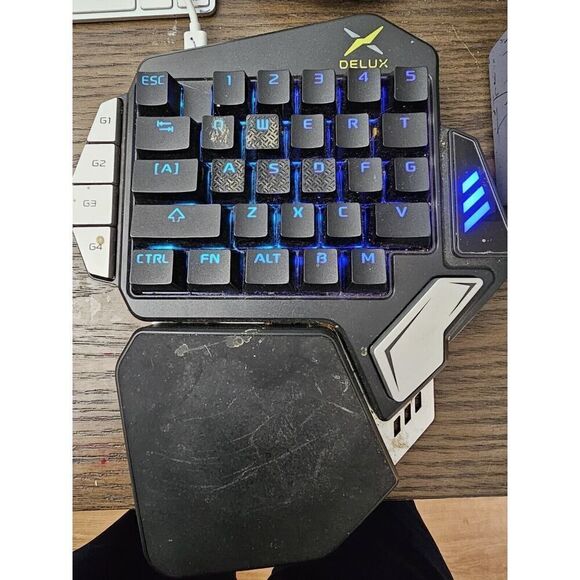 Delux T9X One Handed Wired Gaming Keyboard USB Type C Mechanical Keypad - Picture 2 of 12